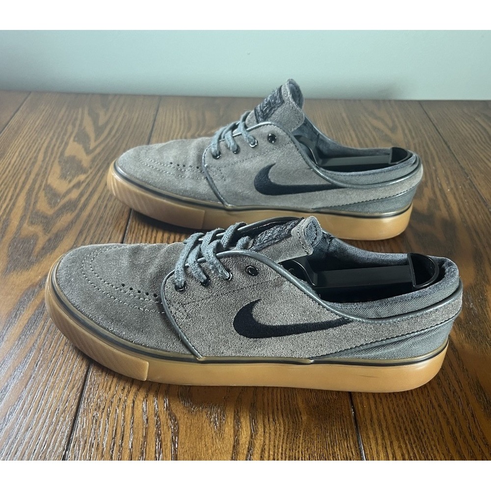 NIKE SB Zoom Stefan Janoski Shoe Men Size 6 Gray Suede Gum Sole 333824-018
